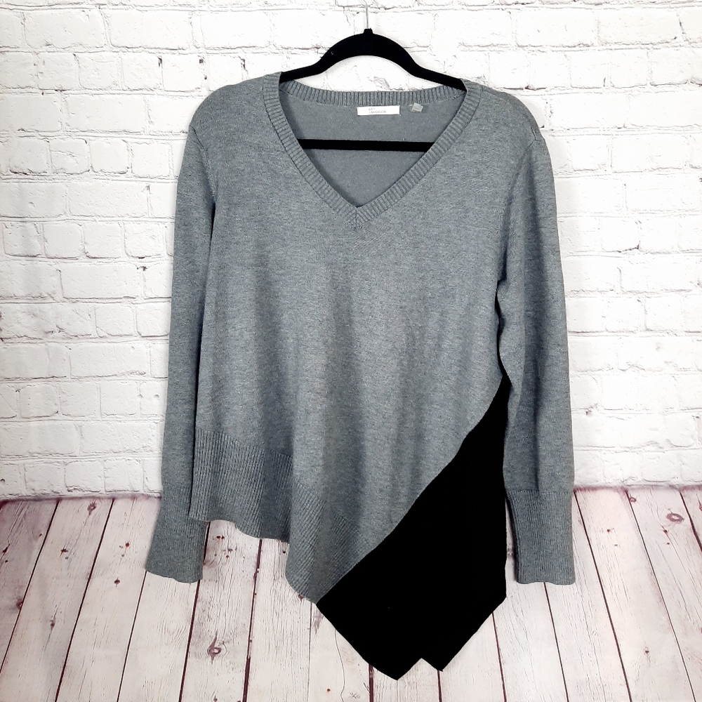 89th & Madison Black Gray Asymmetrical Hem Sweater
